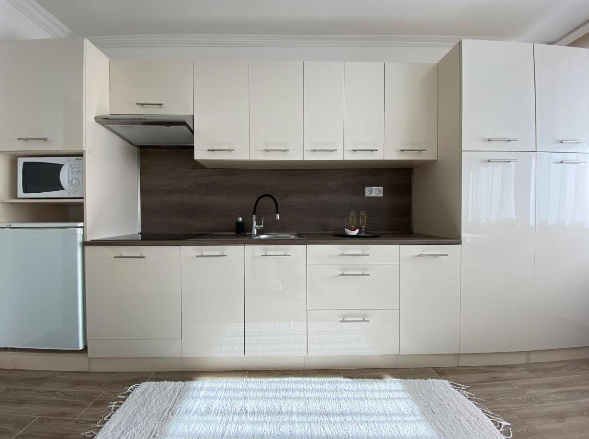 Andrea Apartmanok 2 ไฮจ์ดุสโซบอสโล ภายนอก รูปภาพ
